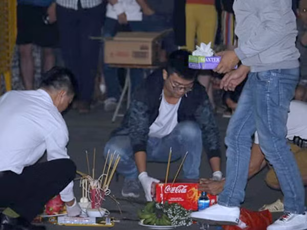 Nữ sinh khai ném con từ tầng 31 sau ca vượt cạn