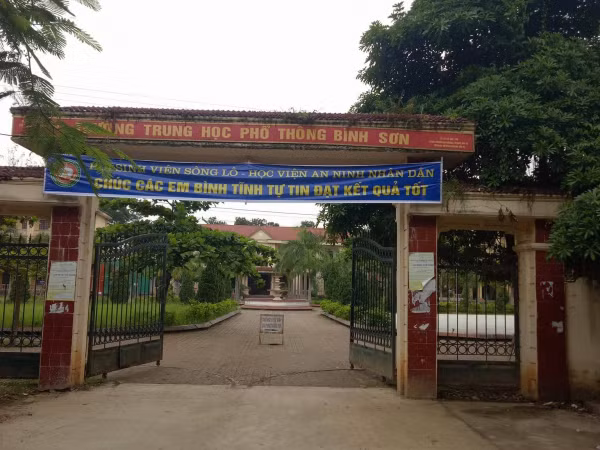 Vĩnh Phúc: Sau buổi liên hoan chia tay, thầy giáo đưa nữ sinh say rượu về nhà riêng?