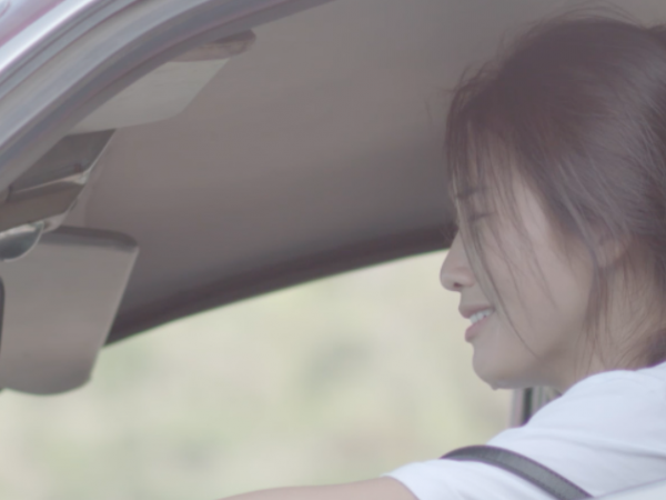 "Hậu duệ Mặt Trời" hé lộ phân cảnh "thót tim" khi bác sĩ Phương lao xe xuống vách núi