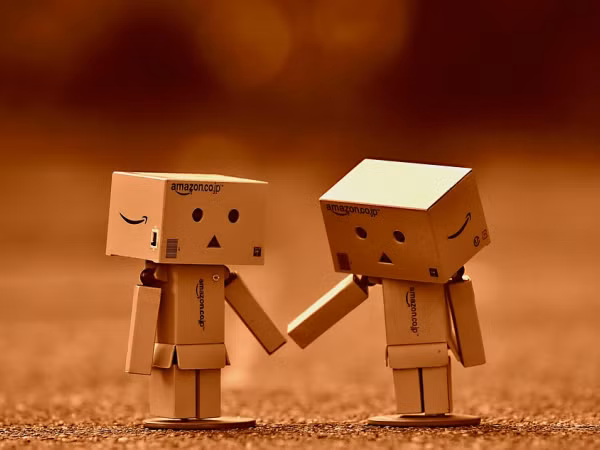 Chỉ có Yêu Thương mới mang lại bình yên và hạnh phúc lâu dài cho cả thế giới