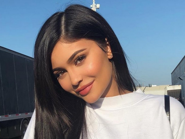 Ăn kiêng cân bằng kiềm – Bí kíp giữ dáng của Kylie Jenner