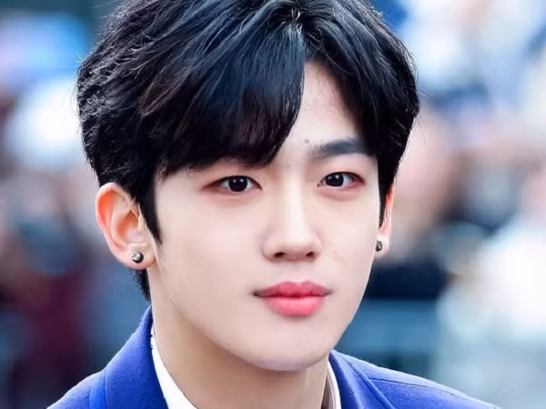Rời xa nhóm X1, Kim Yohan sẽ trở thành mỹ nam học đường của “School 2020”?