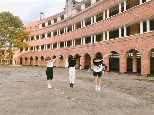 Cư dân mạng tiếc nuối khi trường Cao đẳng Sư phạm Đà Lạt thông báo tạm ngưng nhận khách du lịch 