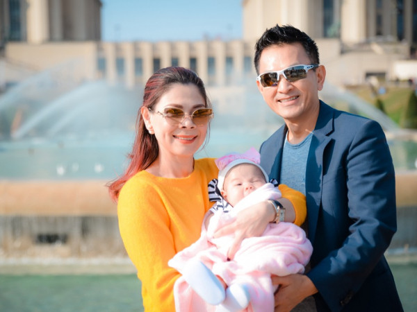 Thanh Thảo khoe chùm ảnh hạnh phúc bên gia đình nhỏ tại châu Âu