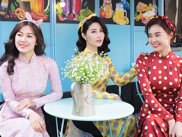 Diện áo dài xuống phố, Hội Cô Ba Sài Gòn làm sáng bừng một góc phố Hàn Quốc