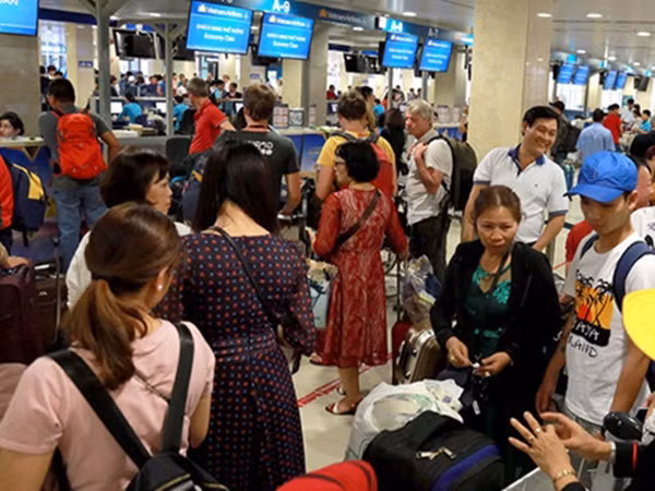 Sân bay Tân Sơn Nhất: Chuyện 3 vali bị hỏng, vỡ của cựu Đại sứ Việt Nam và lời giải thích