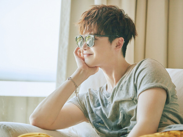 Lee Jong Suk chính là chàng trai vô duyên nhất với các thể loại công ty quản lý