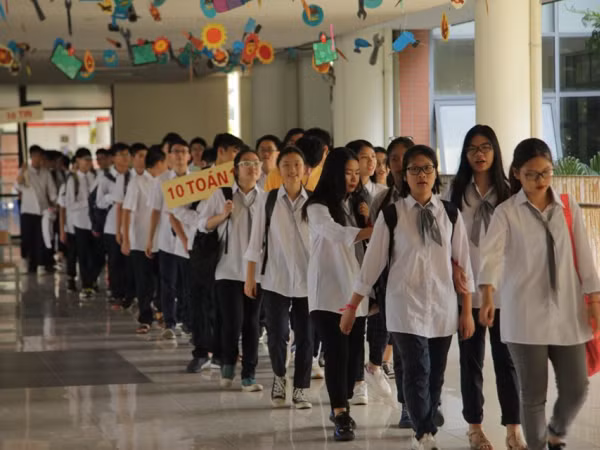 Chào bạn, “tân binh” 10! Thanh năng lượng “phát thính” của mùa tựu trường