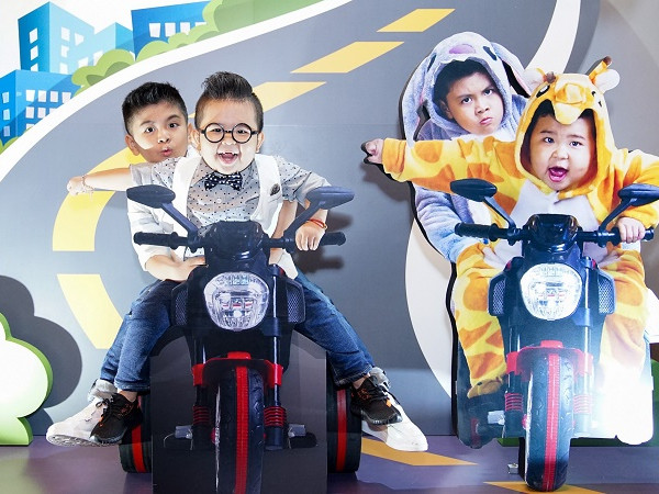 "Siêu nhí" Ku Tin cực đáng yêu và lém lỉnh khi hội ngộ “anh trai” Duy Anh 