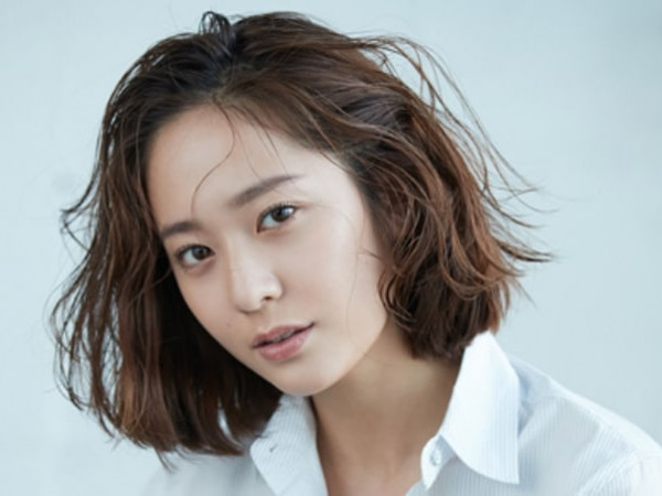 Đây là phản ứng của Krystal sau khi tin tức hẹn hò của Kai - Jennie bùng nổ