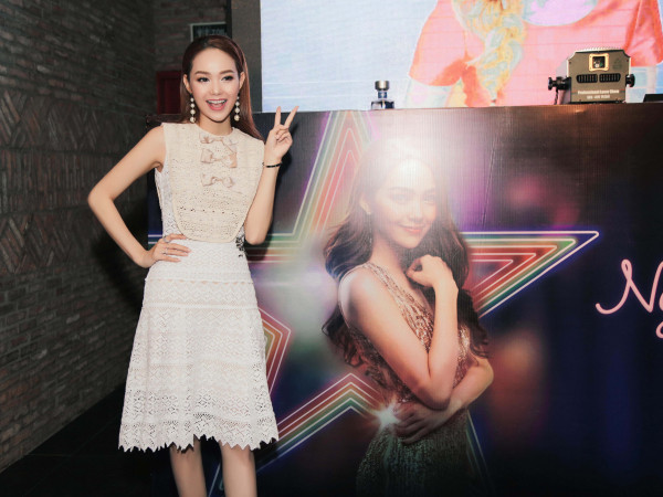 Minh Hằng chính thức ra mắt MV "Ngôi sao cô đơn" sau hàng trăm tin nhắn "đòi" beat nhạc của fan 