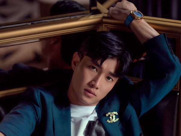 "Về nhà đi con" gần kết thúc, diễn viên Quốc Trường liền tung bộ ảnh mới đầy lãng tử