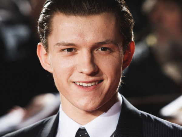 Cười tẹt ga và mê mệt với clip "Người Nhện teen" quậy tưng hit khủng của Rihanna