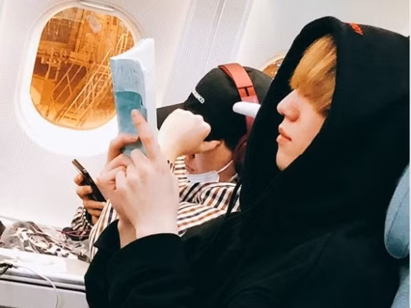 Chỉ là Yugyeom bỗng dưng thích đọc sách thôi mà, nhóm GOT7 có cần xôn xao đến thế không?