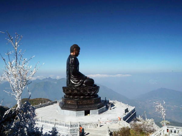 Những điểm đến tâm linh nên ghé thăm để chiêm bái cầu an dịp năm mới