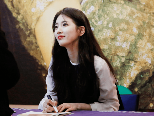 Suzy tỏa sáng rực rỡ nhất chính là khi ở bên cạnh fan hâm mộ