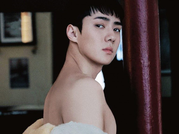 Nối tiếp tiền bối G-Dragon, Sehun (EXO) trở thành "chàng thơ" trên bìa VOGUE