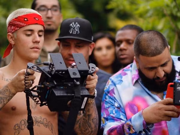 Fan háo hức trước thông tin Justin Bieber sẽ tung hit mới vào thứ Sáu này