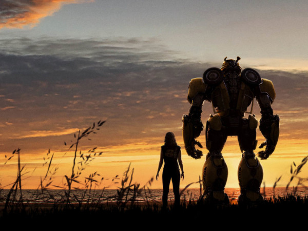 Quá thương Bumblebee, đơn thương độc mã đấu lại chừng này kẻ thù siêu nguy hiểm