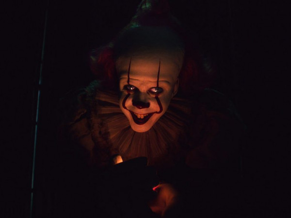 "Chú hề ma quái" Pennywise trở lại trong trailer rùng rợn của "IT 2"