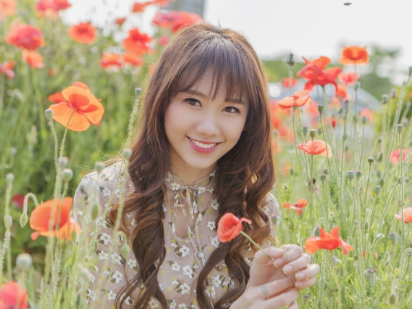 Bay vào dải ngân hà được tạo thành từ tình yêu vô tận fan dành cho Hari Won