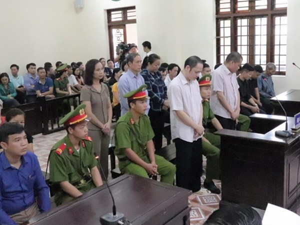 Xem xét kỷ luật vợ Chủ tịch tỉnh Hà Giang vì nhắn tin nhờ nâng điểm cho cháu