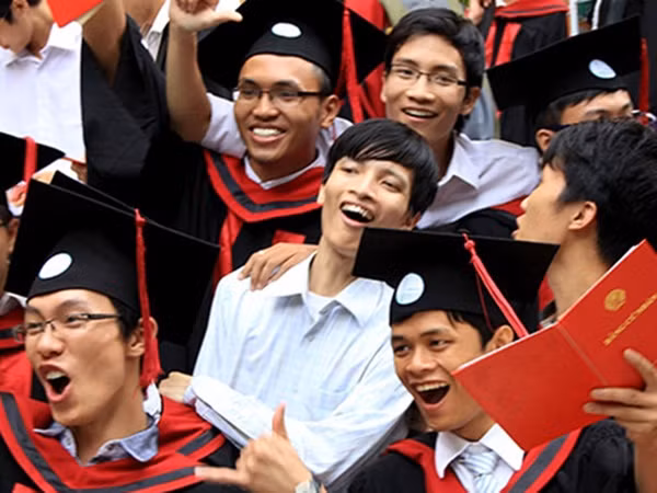 Trong tương lai, bằng đại học chuyên ngành kỹ sư, bác sĩ sẽ tương đương bằng thạc sĩ