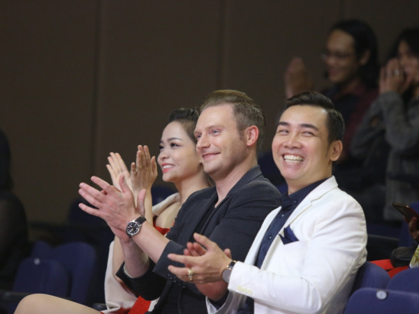 Kyo York cùng nhiều nghệ sĩ đến tham dự buổi khai trương học viện đào tạo nghệ thuật 