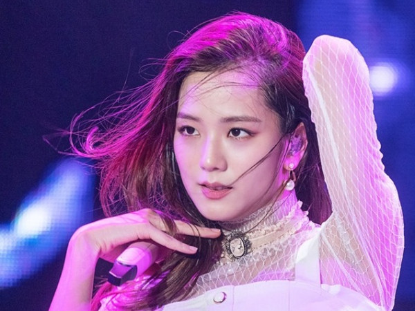 Lần đầu tiên kể từ khi debut, Jisoo (Black Pink) xuống sắc vì tăng cân thấy rõ