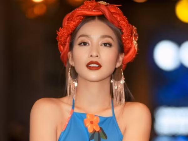 Khả Ngân chính thức tung MV debut, tuyên bố ra 10 ca khúc, 5 MV, 1 album trong năm 2020
