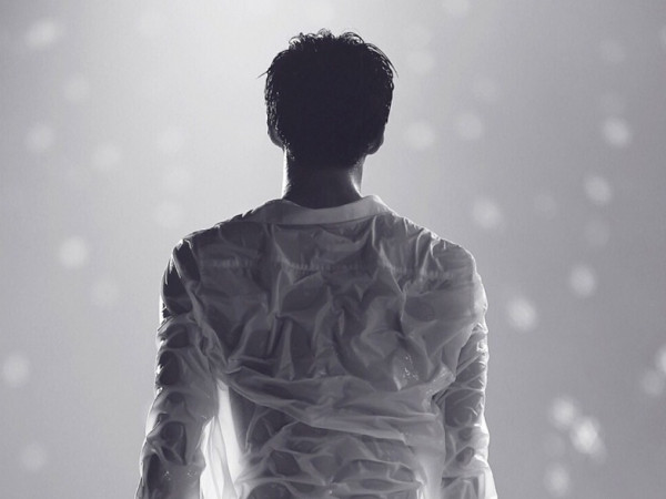 Chỉ cần ngắm sau lưng các idol này, cô nàng nào cũng muốn chạy lại ôm