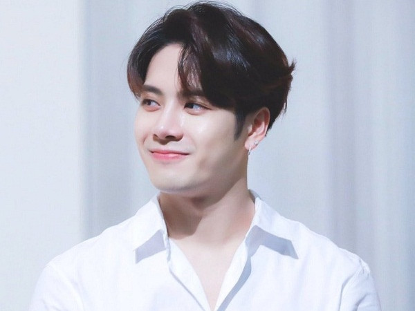 JYP Entertainment liên tục cập nhật về tình hình sức khỏe của Jackson (GOT7)