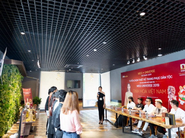 Lộ diện top 3 trang phục dân tộc cho Á hậu Hoàng Thuỳ tại "Miss Universe 2019" 