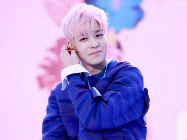 Cựu thành viên nhóm nhạc Sechskies gây sốc vì chê bai các idol đàn em