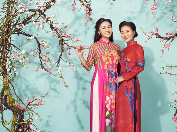 Văn Mai Hương khoe mẹ ruột trẻ trung, xinh đẹp trong bộ hình ngập tràn sắc Xuân