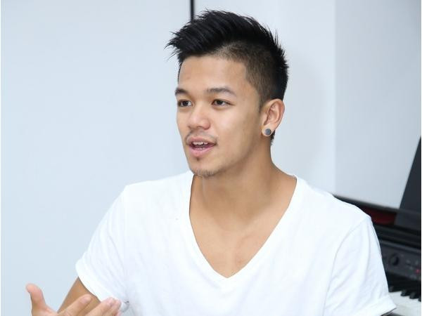 Trọng Hiếu mặc phong cách đến “truyền lửa” cho đội Khắc Hưng