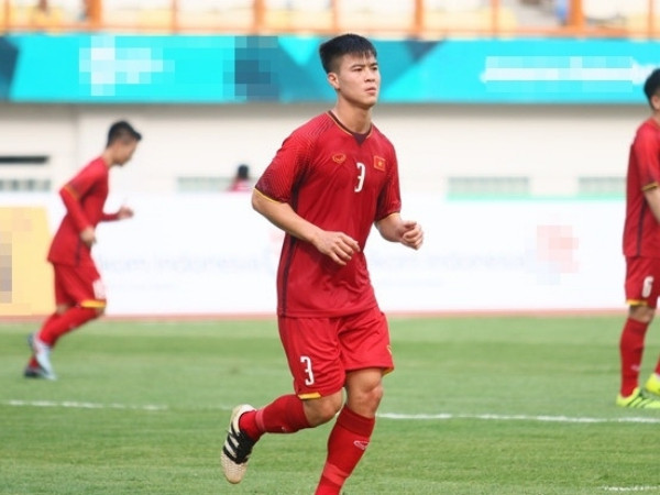 CĐV Malaysia “dội bom” trang cá nhân của hậu vệ Duy Mạnh sau trận hòa chung kết lượt đi