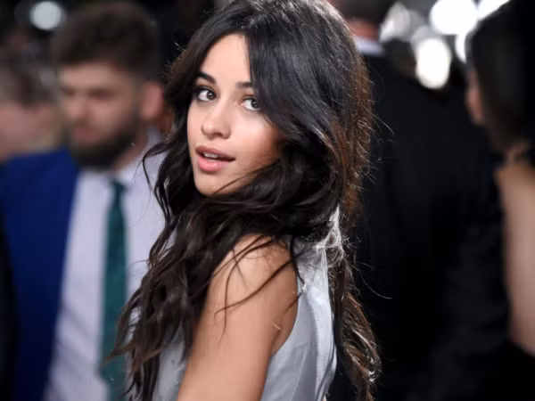 Bạn đã kịp nhận món quà năm mới bất ngờ đến từ Camila Cabello chưa?