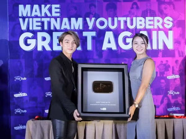 Sơn Tùng là nghệ sĩ Việt đầu tiên nhận "Nút Vàng" từ YouTube