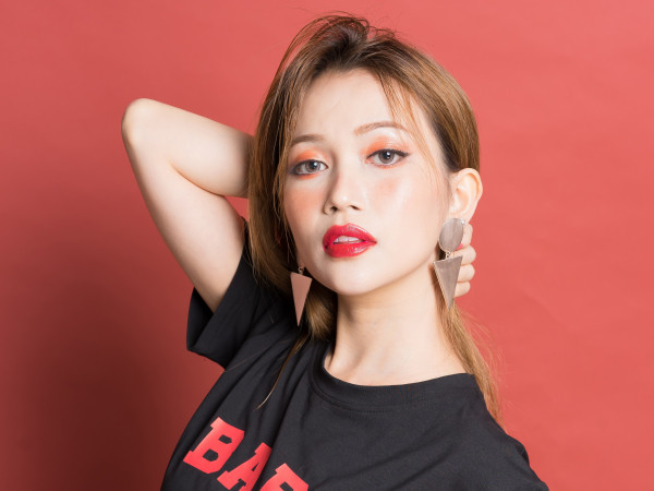 Chán làm cô nàng ngổ ngáo, Sĩ Thanh bất ngờ dịu dàng và "kẹo ngọt" trong dự án mới