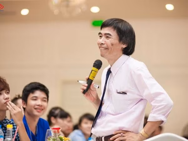 TS Lê Thẩm Dương tư vấn trong cuốn "Cẩm nang tuyển sinh ĐH-CĐ 2017"