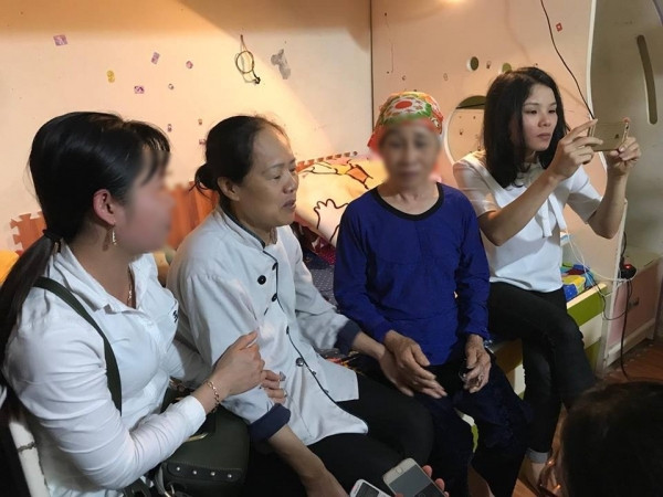 Người được bé Hải An hiến giác mạc: "Cảm ơn cháu đã tặng lại ánh sáng cho bà"