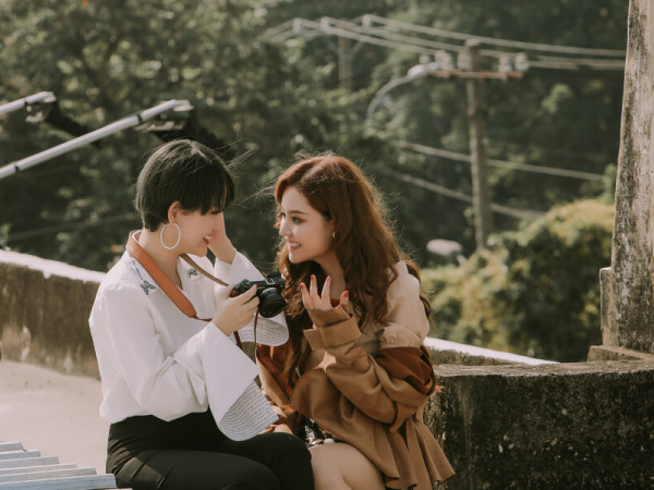 Cùng cặp chi em song sinh Gemini Band đi tìm đáp án cho câu hỏi "Tình yêu có lỗi không?"