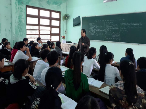 Tâm thư đả kích học thêm khiến thầy Hiệu trưởng 34 năm đứng lớp thấy sốc