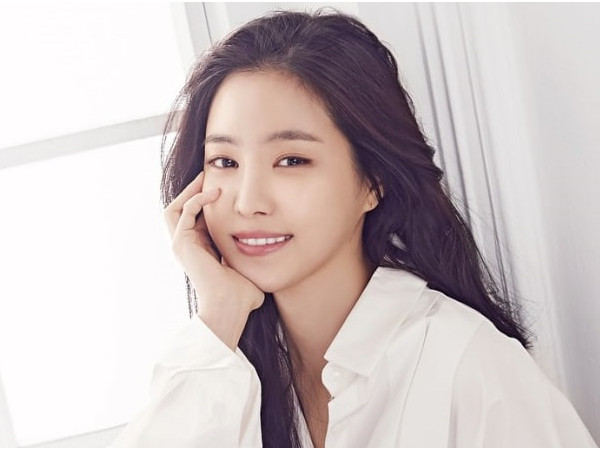 Thật không ngờ Naeun (A Pink) trở thành “Nữ hoàng legging” từ lý do đơn giản này