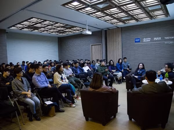 Chọn ngành học và kiếm việc làm: Câu chuyện không chỉ của riêng giới trẻ