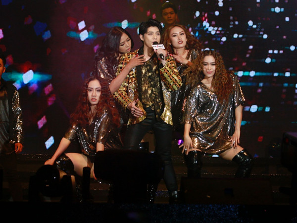 Noo Phước Thịnh khiến fan Việt tự hào với phần biểu diễn tại Hồng Kông