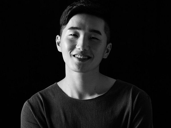 Ca sĩ vô danh bỗng cho cả TWICE, WINNER, EXO-CBX... "hít khói" trên bảng xếp hạng