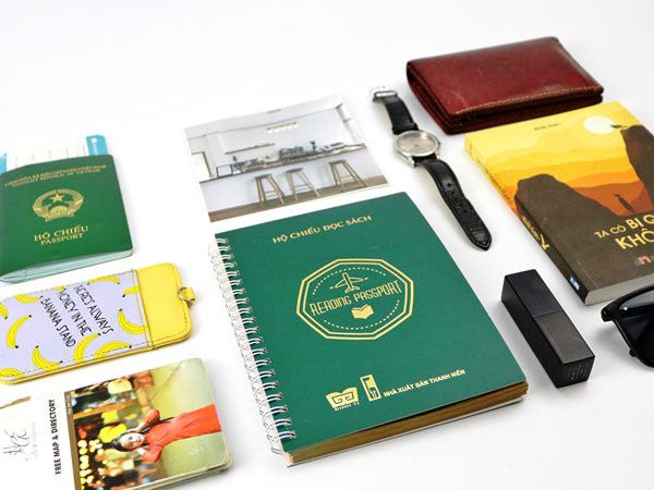 "Mọt sách" Hà thành đua nhau đi hội sách để “săn” cuốn "Hộ chiếu" đọc sách