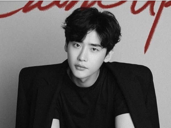 Ê-kíp và Lee Jong Suk bị tạm giữ ở Indonesia vì công ty tổ chức fan meeting gian lận thuế